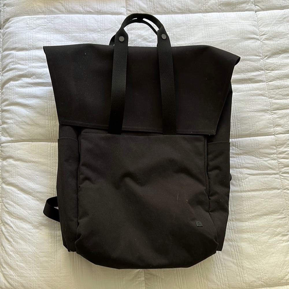 Black Lululemon backpack